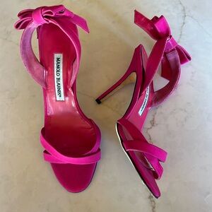 Magenta / Hot Pink Manolo Blahnik Heeled Sandal with Bow size 37